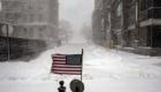 عاصفة شتوية تجتاح غرب أمريكا.. وإلغاء مئات الرحلات الجوية