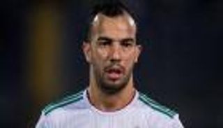 بسبب منتخب الجزائر.. أزمة جديدة تنتظر بلعمري في ليون