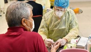 إصابات كورونا تتراجع في الإمارات