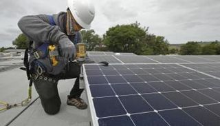 أمازون تعلن عن أول مشروعاتها للطاقة المتجددة في سنغافورة