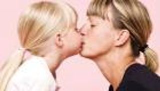 "مرض التقبيل".. أحدث آثار كورونا