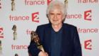 طعن المخرج الفرنسي آلان فرانسون بسلاح أبيض