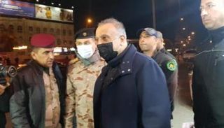 الكاظمي خلال جولة ليليلة في بغداد - أرشيفية