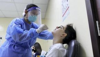 فحص كورونا في الإمارات