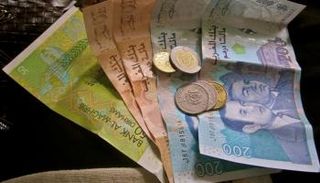 الدرهم يتراجع أمام الإسترليني والدولار