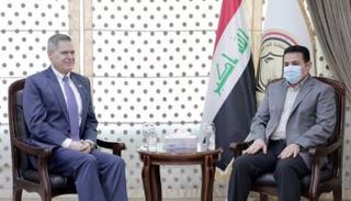 جانب من لقاء مستشار الأمن العراقي والسفير الأمريكي ببغداد