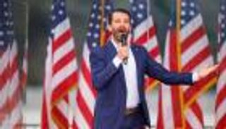 "بدلة فارغة".. ترامب الابن يفتح النار على بايدن