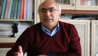 أوزْتُرْكْ تُرْكْدُوغان رئيس جمعية حقوق الإنسان التركية 