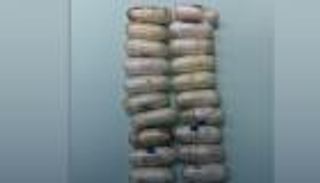 السعودية تحبط تهريب مخدرات داخل "أحشاء مسافر"