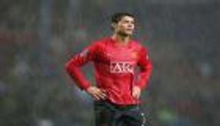 سبب غريب يمنع عودة كريستيانو رونالدو إلى الدوري الإنجليزي
