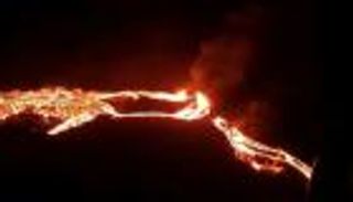 بعد 40 ألف زلزال.. ثوران بركان في جنوب غرب أيسلندا