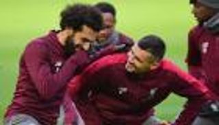 تحد كوميدي.. وحش UFC يقهر صديق محمد صلاح