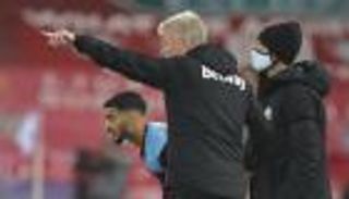 بسبب بن رحمة.. الجماهير تنفجر في وجه مدرب وست هام