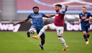 سعيد بن رحمة لاعب وست هام يونايتد