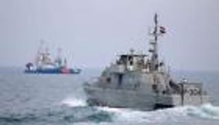 بالفيديو.. قراصنة إيرانيون يختطفون سفينة عراقية ويطالبون بفدية