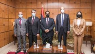 وزير الخارجية الإيطالي خلال لقاء المنفي 