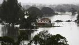 الأعنف منذ 60 عاما.. الفيضانات تجلي الآلاف من سيدني