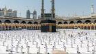 لا عمرة لمن تجاوز 70 عاما.. و"الحج" السعودية تحسم "شرط التلقيح"