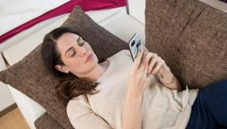 إدمان الهاتف الذكي .. أعراضه وسبل مواجهته