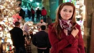 الروائية الجزائرية سارة النمس