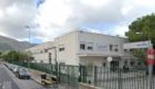 بسبب دخول الحمام.. معركة بالأيدي بين والدة طالبة ومديرة مدرسة