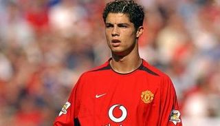 كريستيانو رونالدو بقميص مانشستر يونايتد عام 2003