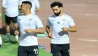 مفاجأة وأزمة.. هل يرتدي محمد صلاح شارة منتخب مصر ضد كينيا؟
