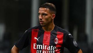 إسماعيل بن ناصر لاعب ميلان الإيطالي