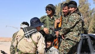 عناصر من مليشيات موالية لإيران في سوريا - أرشيفية