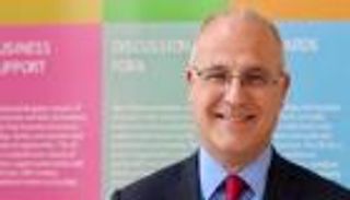 سفير بريطانيا لدى اليمن عن مندوب إيران بصنعاء: "غير شرعي"