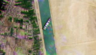 أزمة قناة السويس والسفينة الجانحة