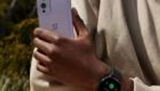 مصنوعة من الياقوت.. وان بلس تطلق ساعتها الذكية Watch الجديدة