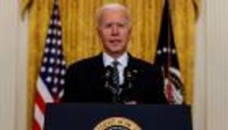 بأول مؤتمر صحفي.. بايدن يشكو للإعلاميين ويخطط لولاية ثانية