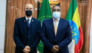  مبعوث الرئيس الأمريكي خلال زيارته لإثيوبيا