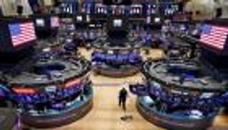 رهانات النمو الاقتصادي الأمريكي تدعم وول ستريت