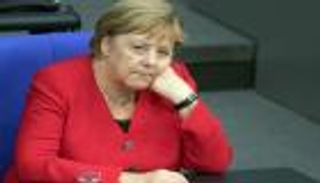 اعتذار وتراجع.. "قاضية" ميركل تنقذها من تصويت الثقة