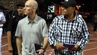 بوب برادلي مدرب منتخب مصر الأسبق ومساعده زكي عبدالفتاح