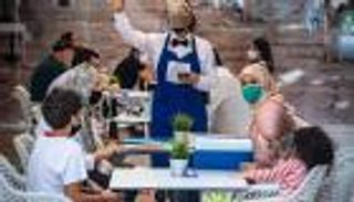 الحكومة المغربية تحذر من موجة ثالثة لكورونا