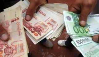 أسعار اليورو والدولار في الجزائر اليوم السبت