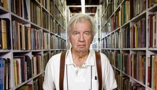 الكاتب الأمريكي لاري ماكمورتري 