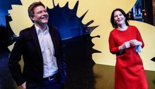 زعيم حزب الخضر روبرت هابيك يقود الحزب بنجاح قبل الانتخابات