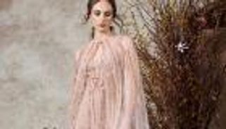 بالصور ..موديلات فساتين خريف 2021