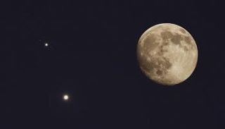 "قمر الدودة"..أول قمر عملاق لهذا العام يزين سماء الليل نهاية الأسبوع