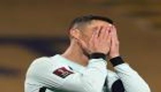بالفيديو.. رونالدو يثور ويغادر الملعب في سقوط البرتغال