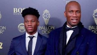 ديديه دروجبا أسطورة تشيلسي ونجله