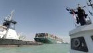 السعودية تهنئ مصر على نجاح تعويم السفينة الجانحة 