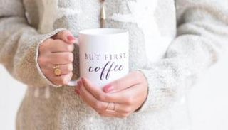 تناول القهوة أثناء الحمل يضر بالجنين- أرشيفية