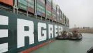 إثر تعويم إيفر جيفن.. هل تخفض قناة السويس رسوم عبور السفن العالقة؟