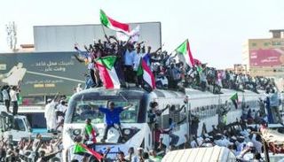 جانب من الاحتجاجات التي شهدتها مدينة عطبرة- أرشيفية