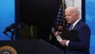 بايدن محذرا الأمريكيين: ما زلنا بعيدين عن الانتصار في حرب كورونا